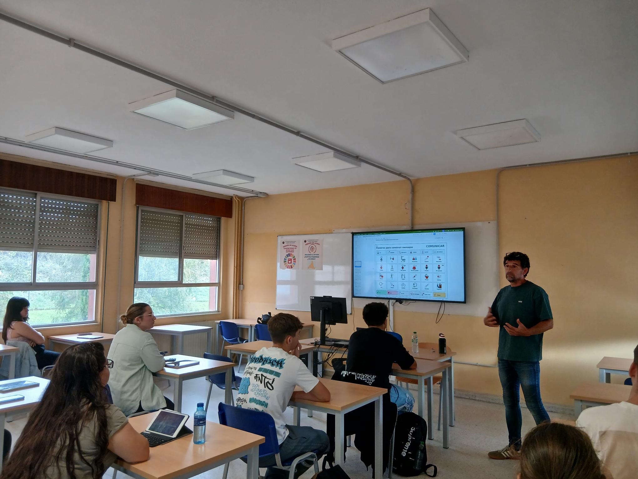 CHARLA : “COMUNICACIÓN AUMENTATIVA Y ALTERNATIVA (SAAC) EN EL ENTORNO SANITARIO